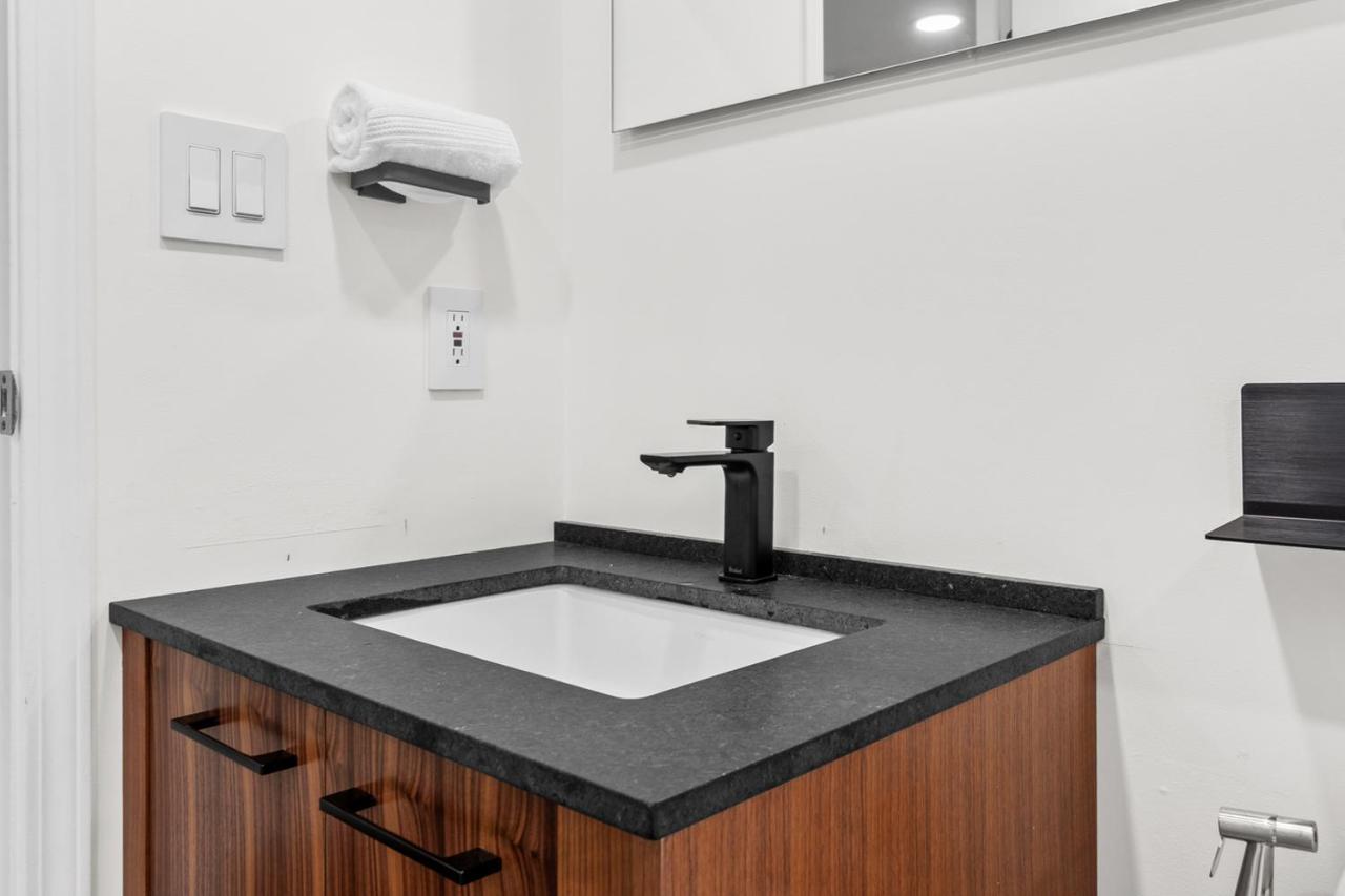 Apartamento Downtown Luxury 1Br Coal Harbour Vancouver Exterior foto